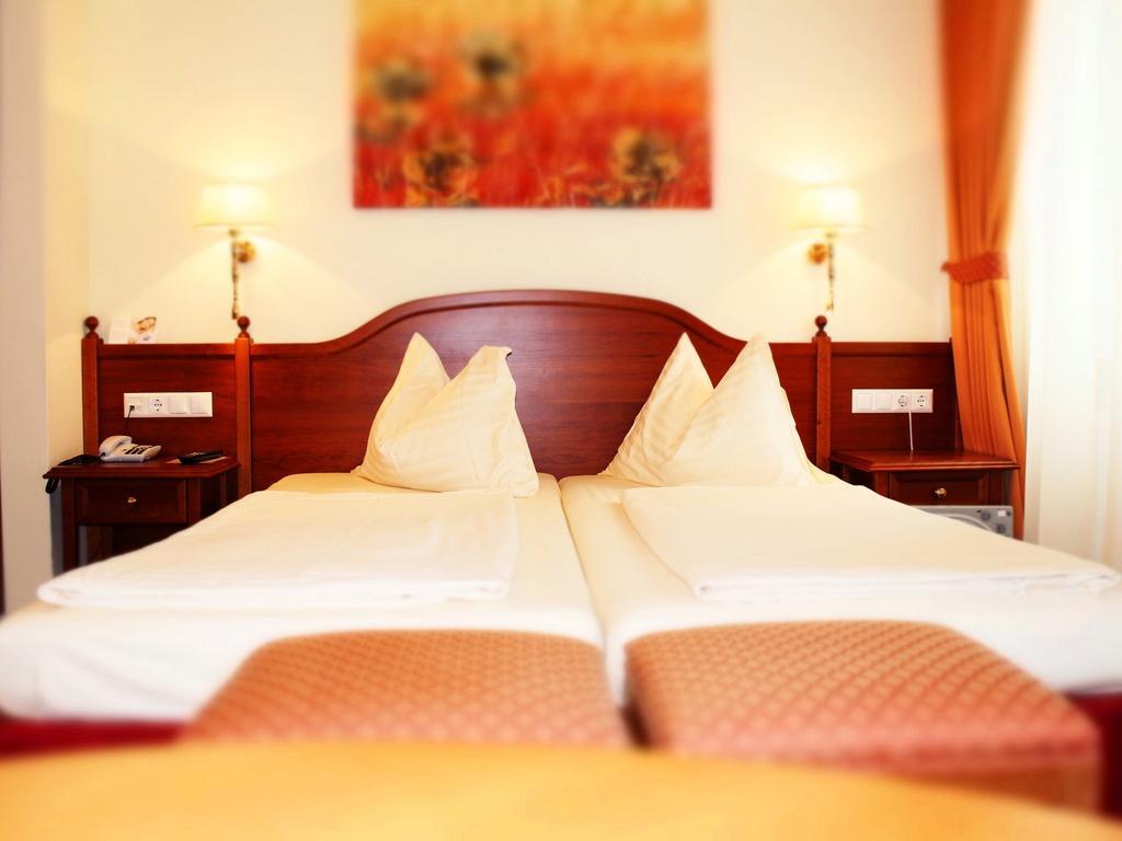Altstadt Hotel Mosser Villach Bagian luar foto