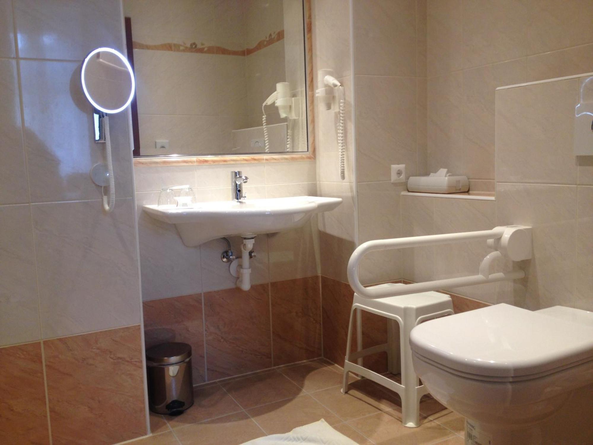 Altstadt Hotel Mosser Villach Ruang foto