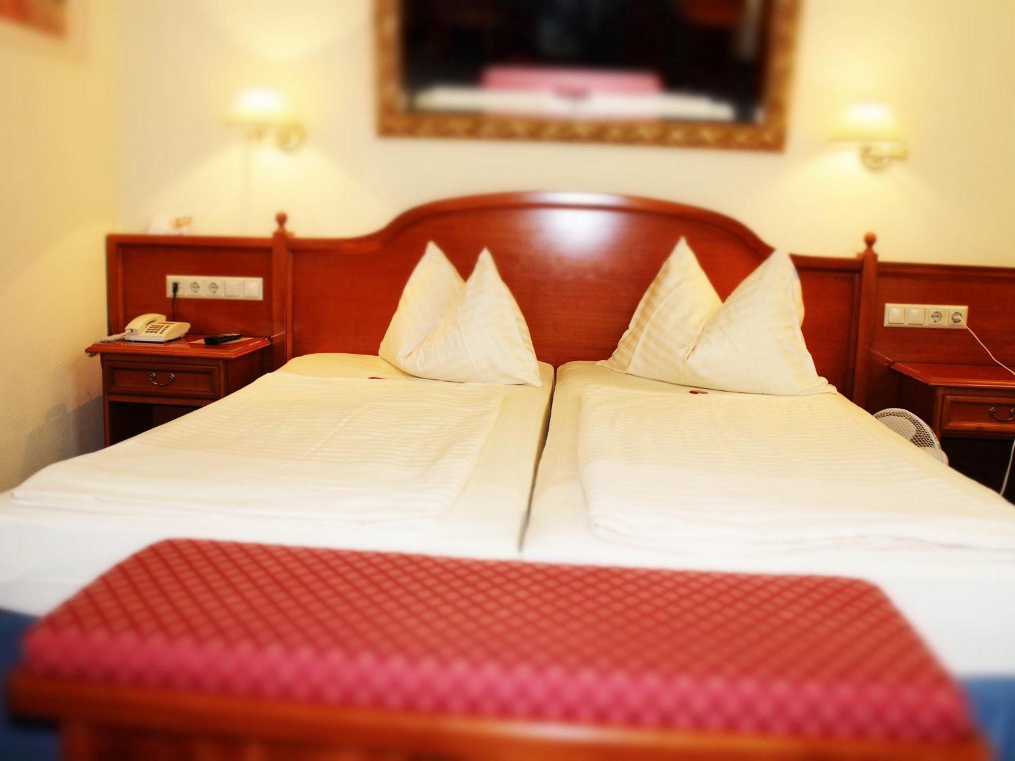 Altstadt Hotel Mosser Villach Ruang foto