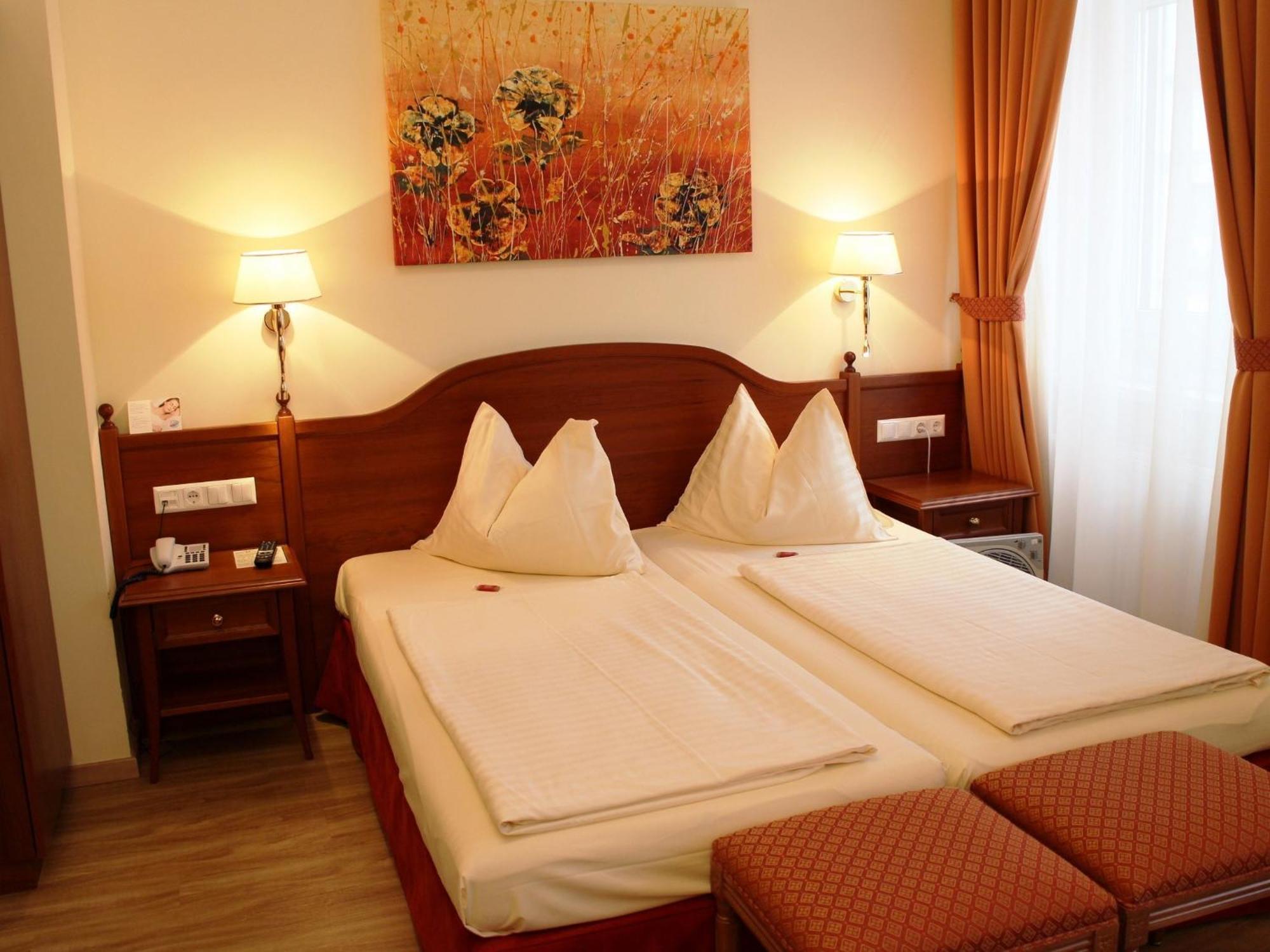 Altstadt Hotel Mosser Villach Ruang foto