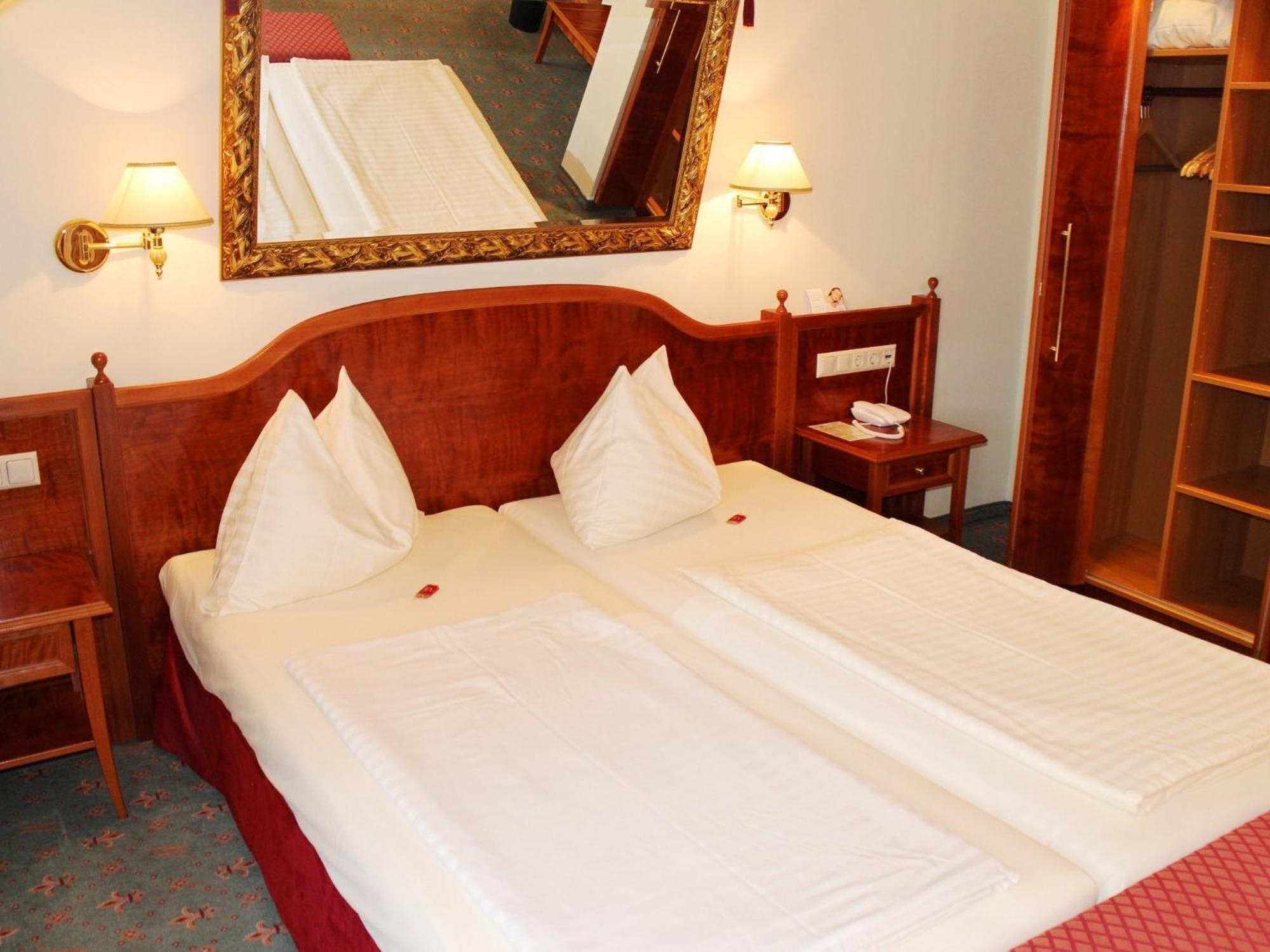 Altstadt Hotel Mosser Villach Ruang foto