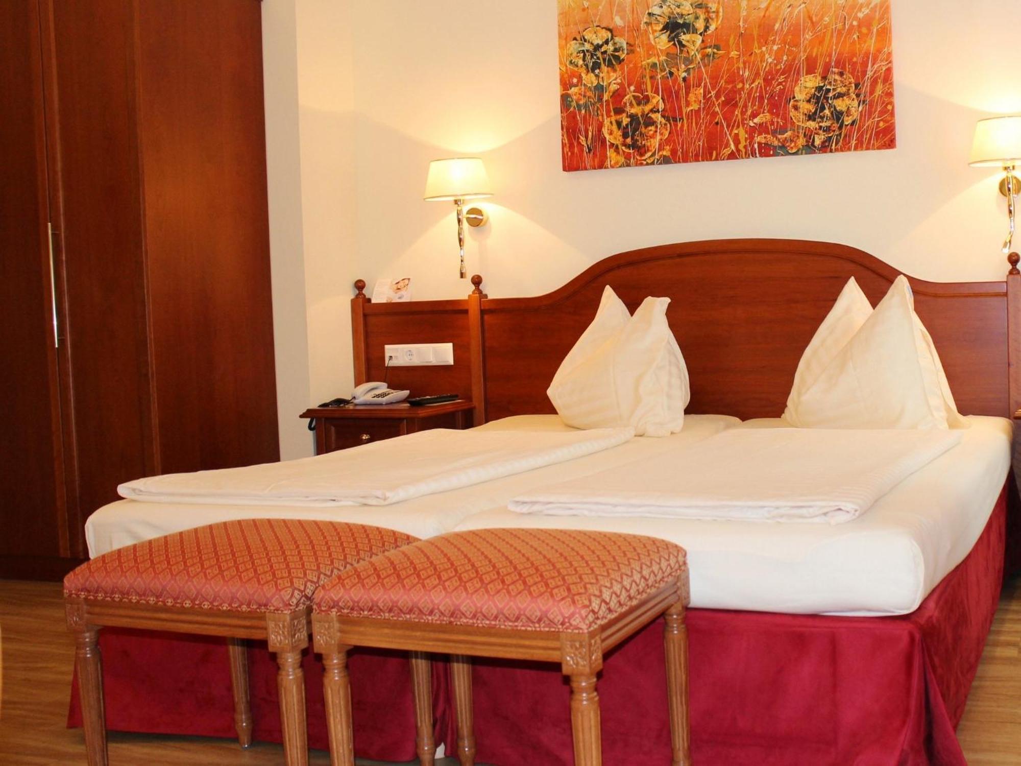 Altstadt Hotel Mosser Villach Ruang foto