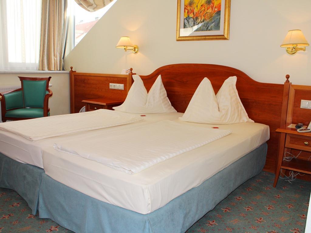 Altstadt Hotel Mosser Villach Bagian luar foto