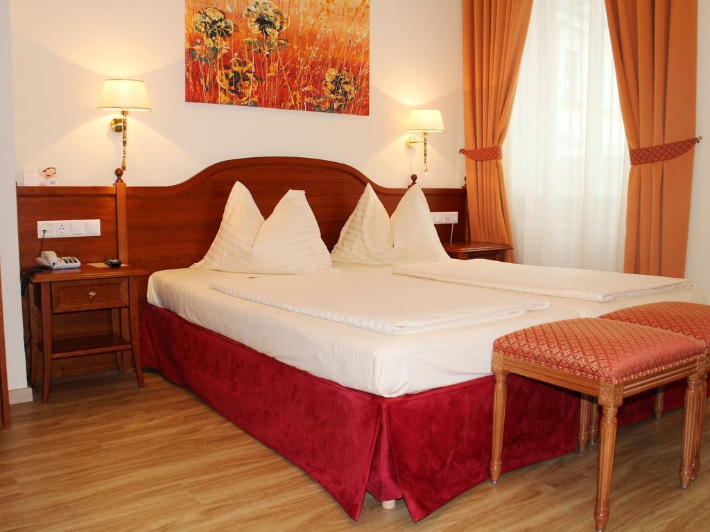 Altstadt Hotel Mosser Villach Bagian luar foto