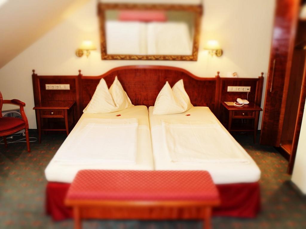 Altstadt Hotel Mosser Villach Bagian luar foto