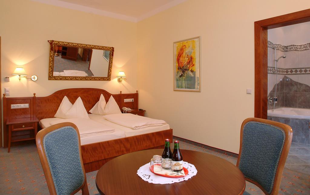 Altstadt Hotel Mosser Villach Bagian luar foto