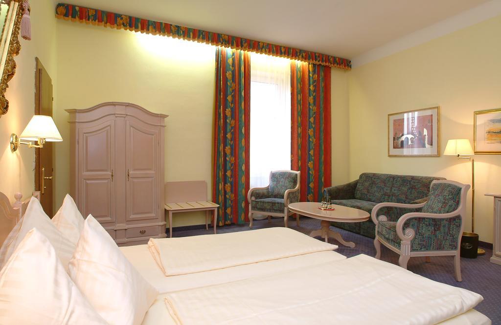 Altstadt Hotel Mosser Villach Bagian luar foto
