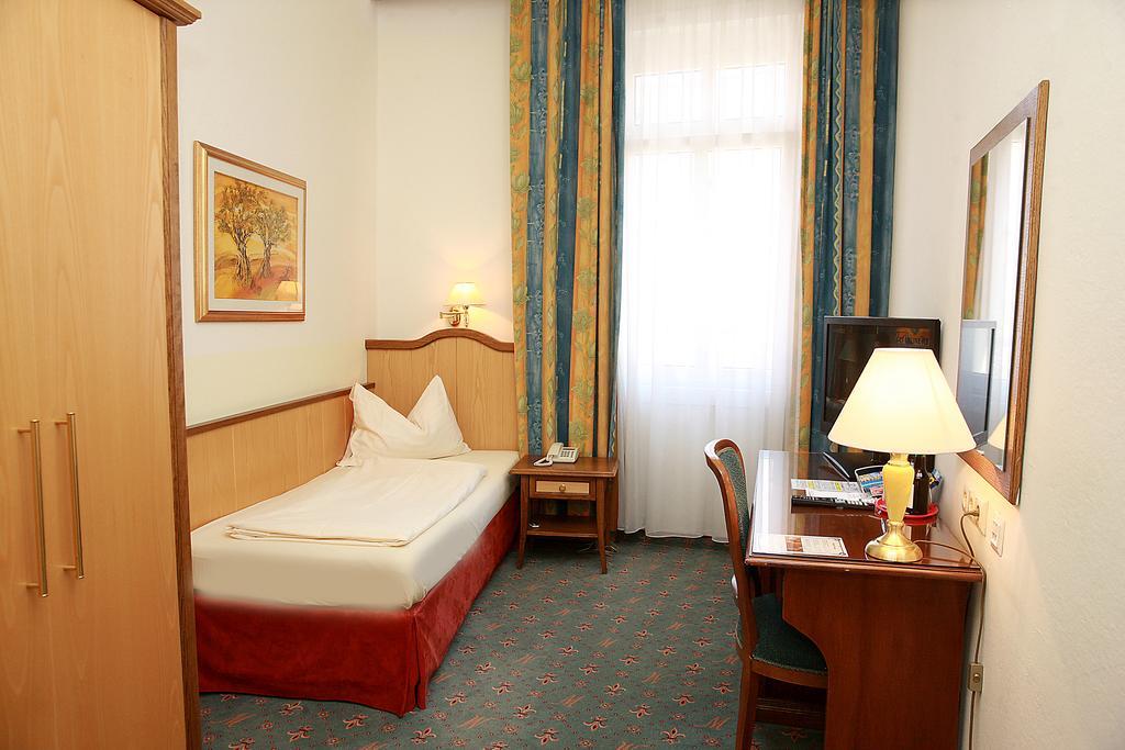 Altstadt Hotel Mosser Villach Bagian luar foto