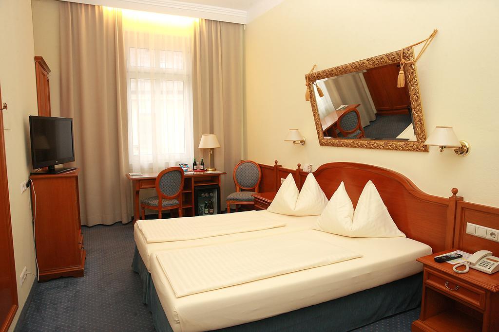 Altstadt Hotel Mosser Villach Bagian luar foto