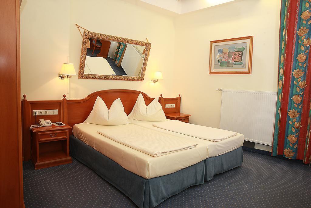 Altstadt Hotel Mosser Villach Bagian luar foto